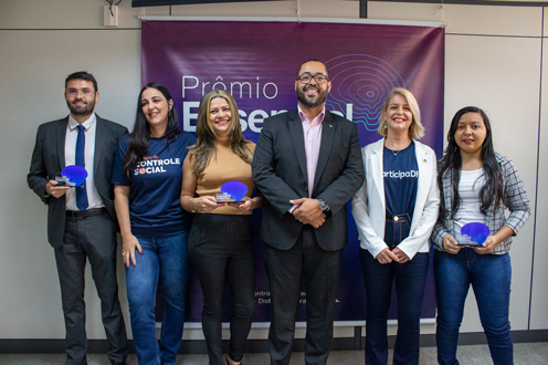 Universitários recebem Prêmio Essencial da Controladoria do DF</figcaption></figure>
<p style=